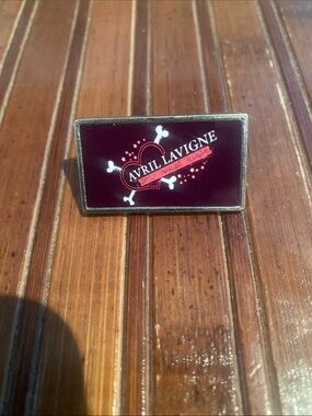 Avril Lavigne enamel Lapel Pin ( 376 )